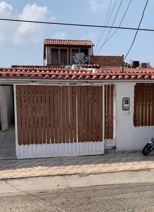 Lujosa Casa, Excelente Sector, Amplia Con Piscina Βίλα Cúcuta Εξωτερικό φωτογραφία